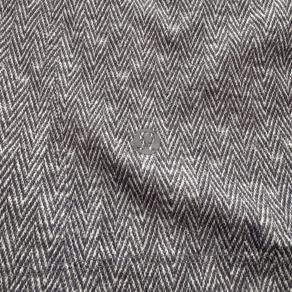 Lululemon T.H.E. Short Linerless athletic shorts. - Picture 6 of 8